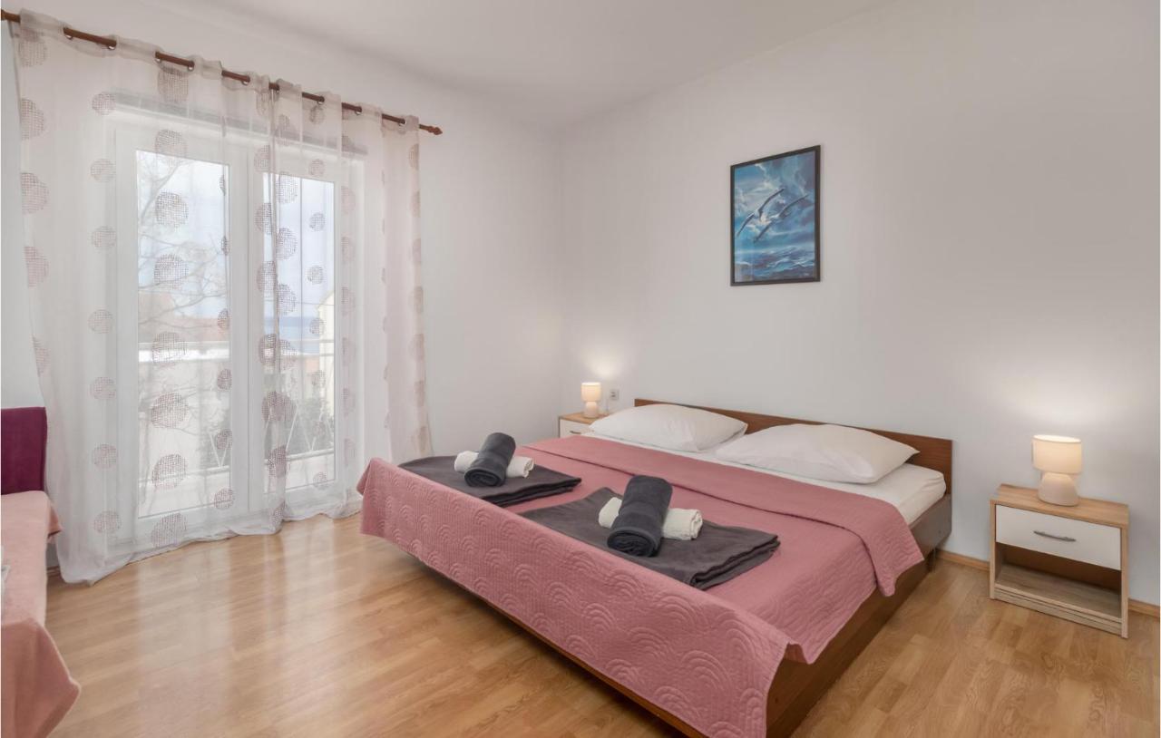 2 Bedroom Stunning Apartment In Novi Vinodolski Eksteriør billede